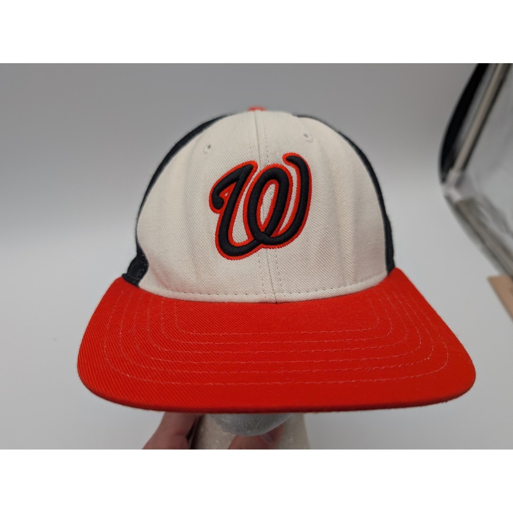 Vintage Pro-Line Fitted Baseball Cap Size 7 1/2 White Black Red W Logo Groves